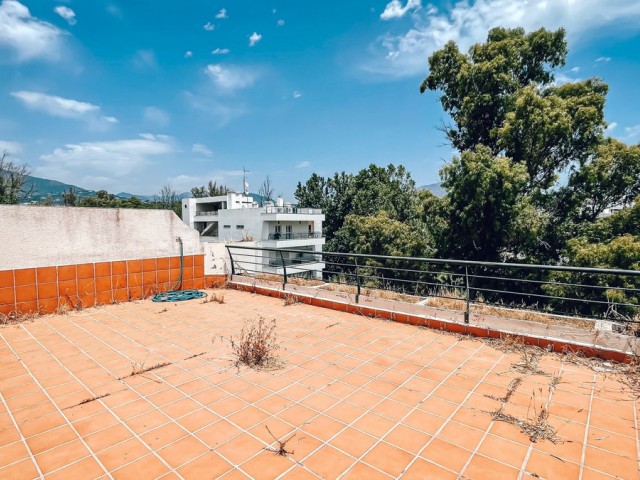 Takvåning i Guadalmina Alta