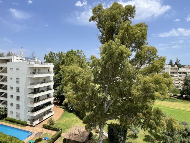 Takvåning i Guadalmina Alta