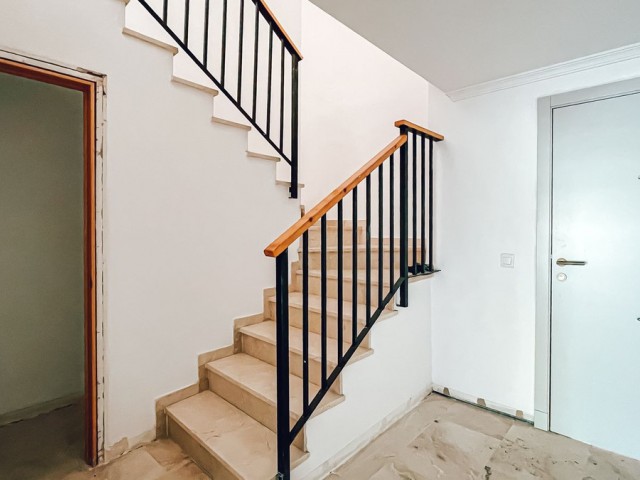 Takvåning i Guadalmina Alta