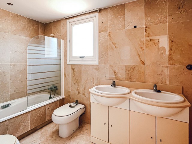 Takvåning i Guadalmina Alta