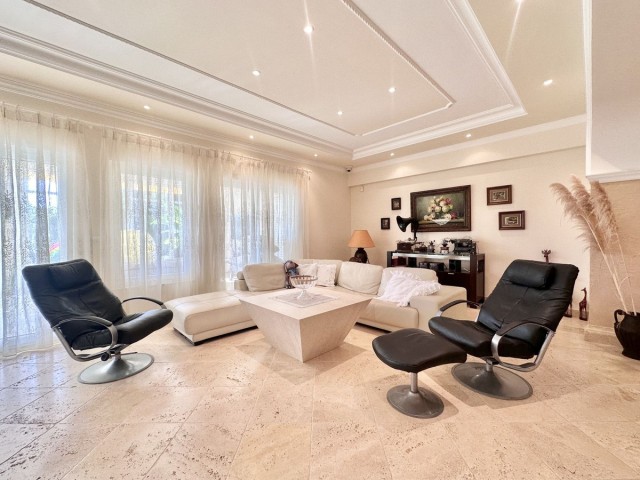 6 Slaapkamer Villa in El Rosario