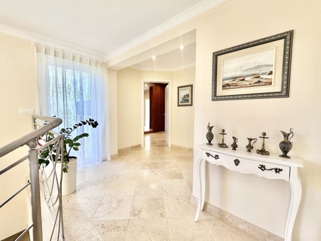 6 Slaapkamer Villa in El Rosario