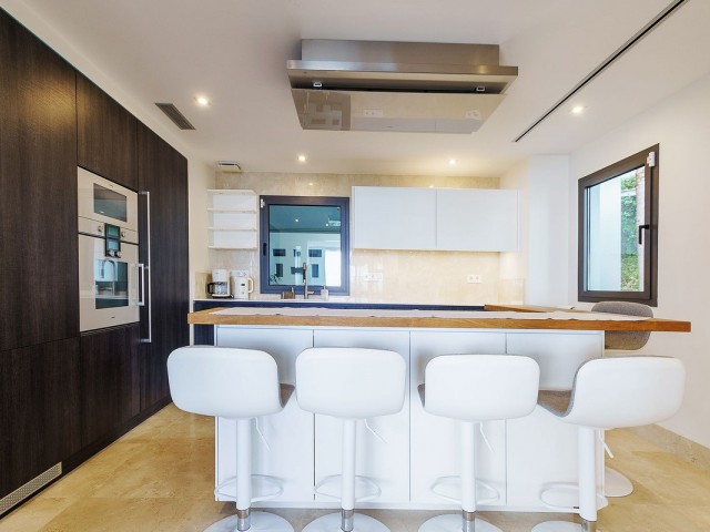 4 Makuuhuoneen Huoneisto Estepona