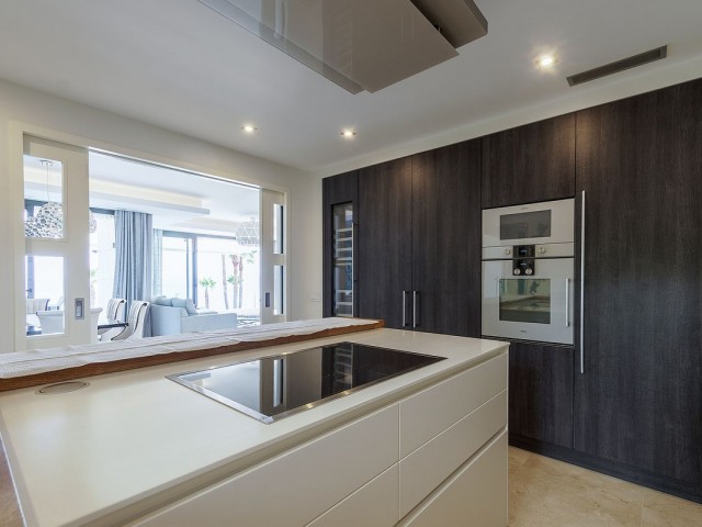 4 Makuuhuoneen Huoneisto Estepona