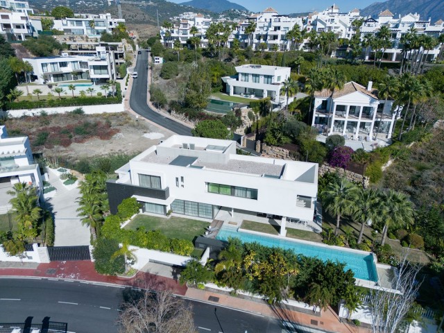 5 Makuuhuoneen Huvila Benahavís