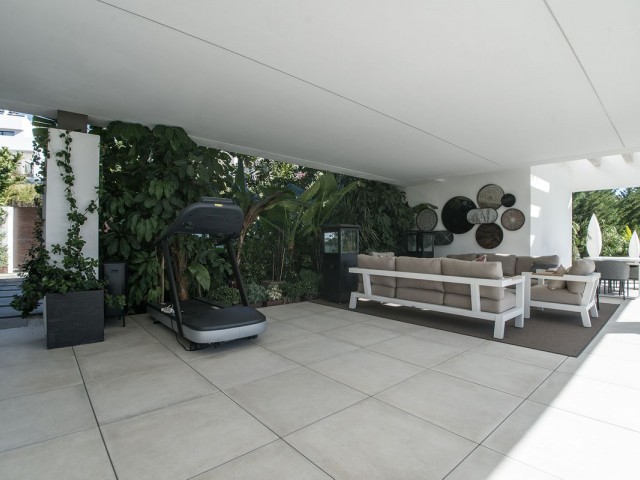 5 Makuuhuoneen Huvila Benahavís