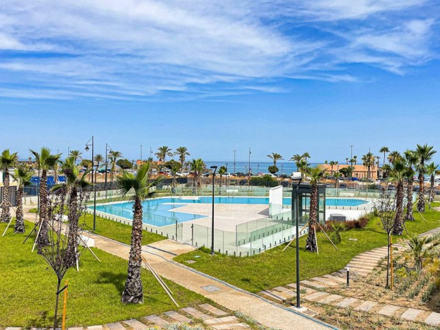 Apartamento con 3 Dormitorios  en Torremolinos