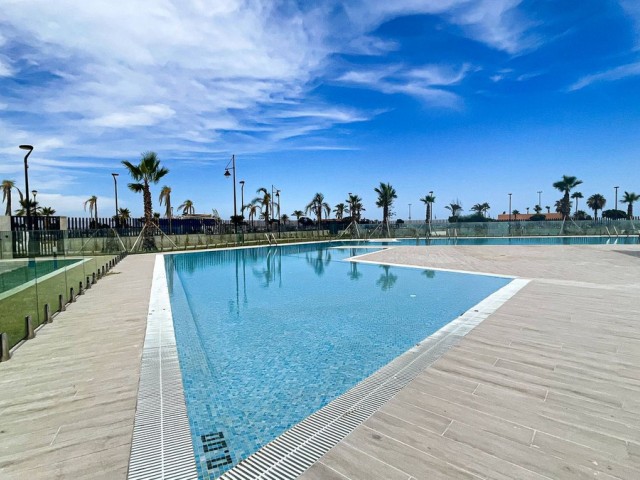 Apartamento con 3 Dormitorios  en Torremolinos