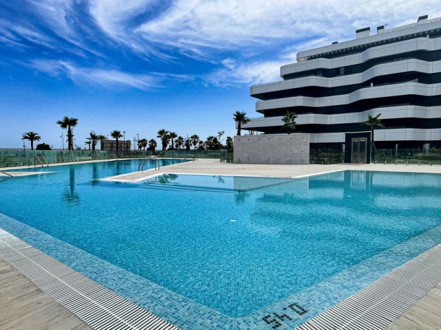 Apartamento con 3 Dormitorios  en Torremolinos