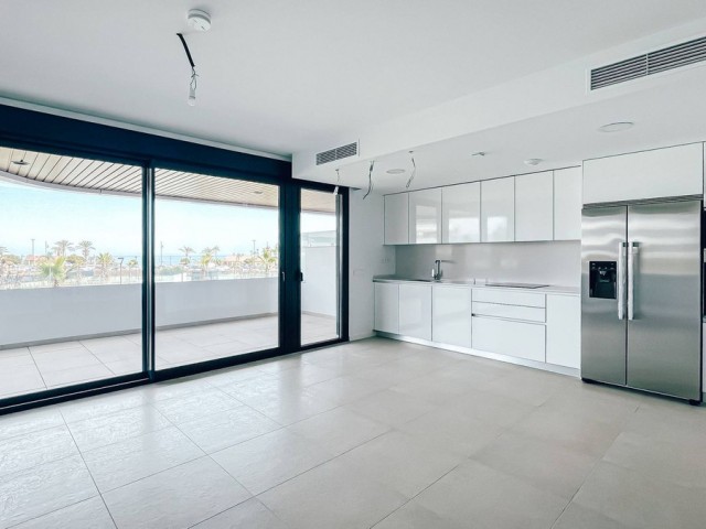 Apartamento con 3 Dormitorios  en Torremolinos