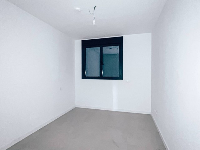 Apartamento con 3 Dormitorios  en Torremolinos