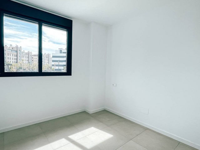 Apartamento con 3 Dormitorios  en Torremolinos