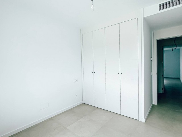 Apartamento con 3 Dormitorios  en Torremolinos