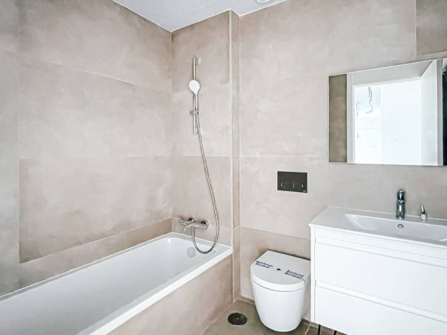 Apartamento con 3 Dormitorios  en Torremolinos