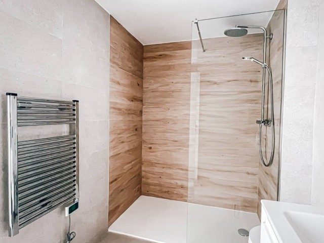 Apartamento con 3 Dormitorios  en Torremolinos