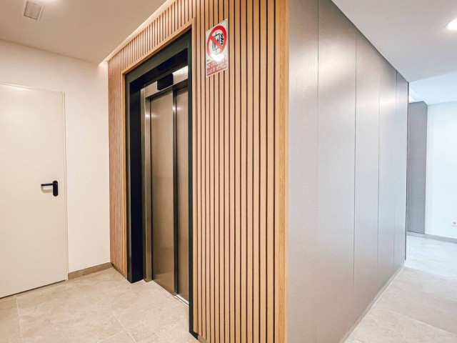 Apartamento con 3 Dormitorios  en Torremolinos