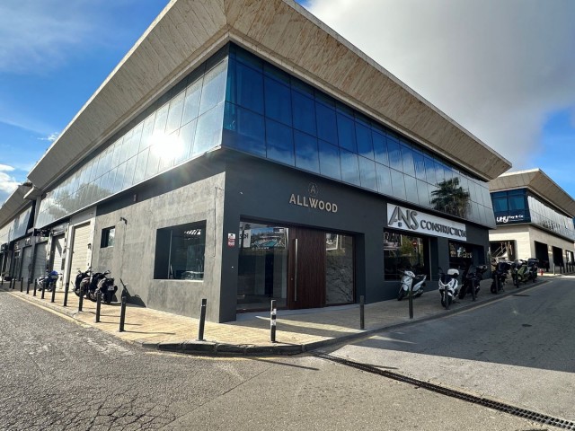 Commercieel, Puerto Banús, R5306794