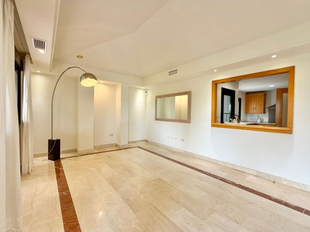 Kattohuoneisto Puerto Banús