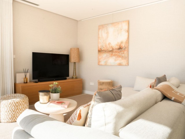 3 Bedrooms Apartment in Selwo