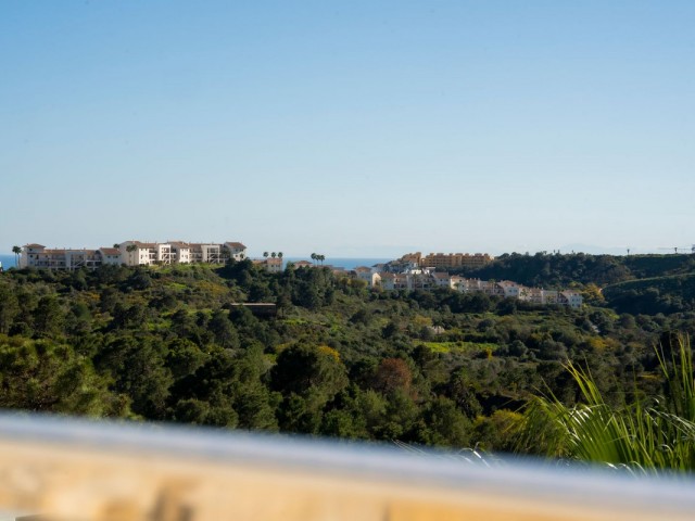 3 Bedrooms Apartment in Selwo