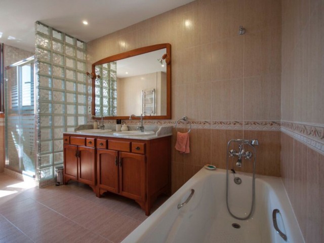5 Bedrooms Villa in Sierra Blanca
