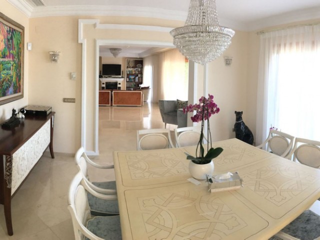 5 Bedrooms Villa in Sierra Blanca