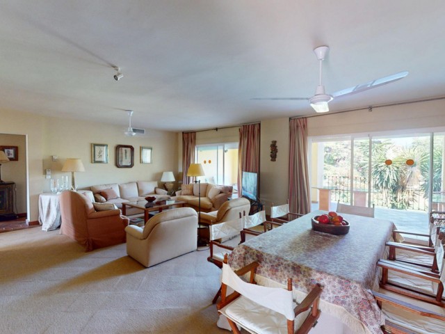 4 Makuuhuoneen Huoneisto Guadalmina Alta