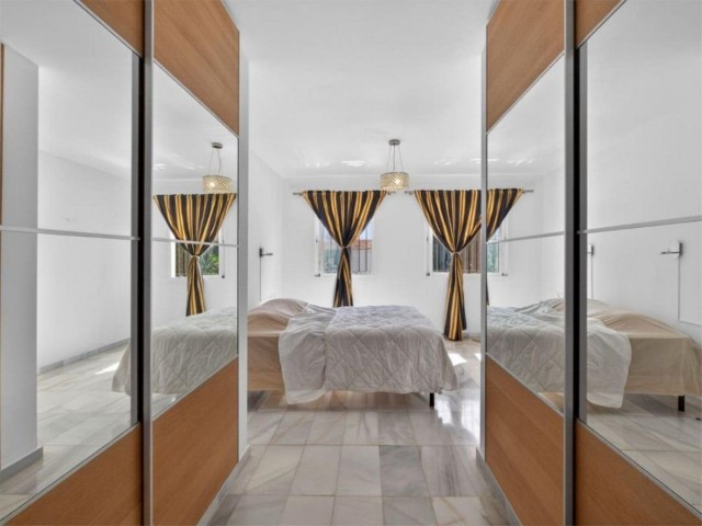 3 Makuuhuoneen Rivitalo Calahonda