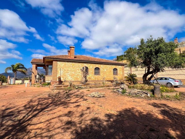 5 Soveroms Villa i Valtocado