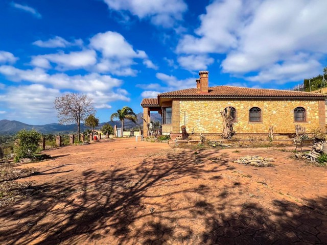 5 Soveroms Villa i Valtocado