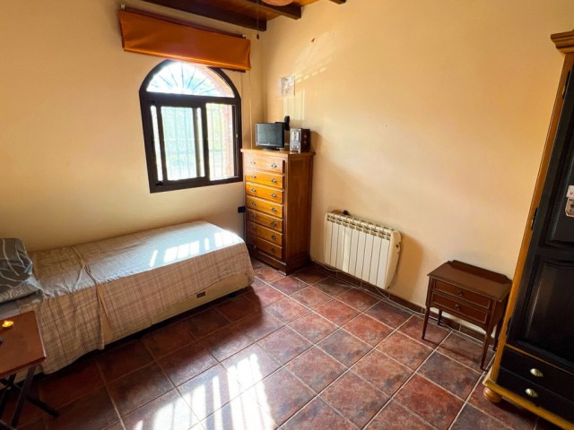 5 Soveroms Villa i Valtocado