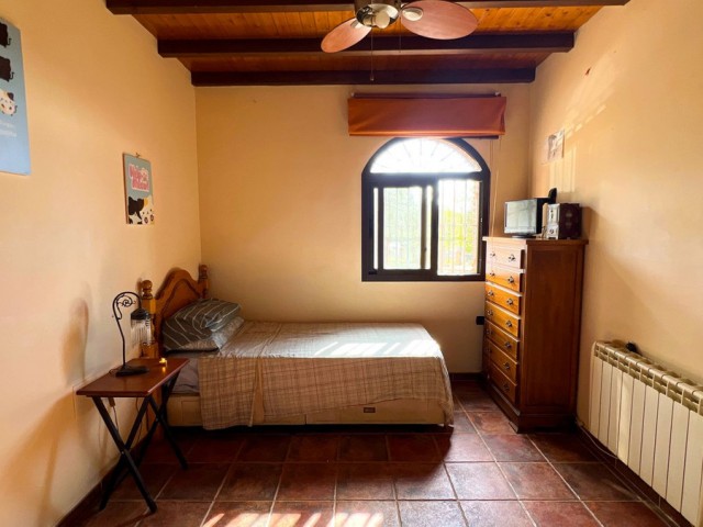 5 Soveroms Villa i Valtocado