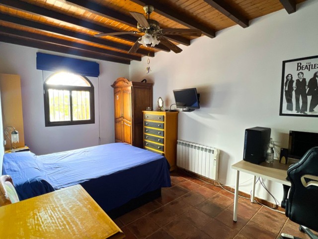 5 Soveroms Villa i Valtocado