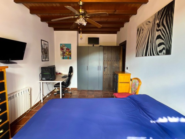 5 Soveroms Villa i Valtocado