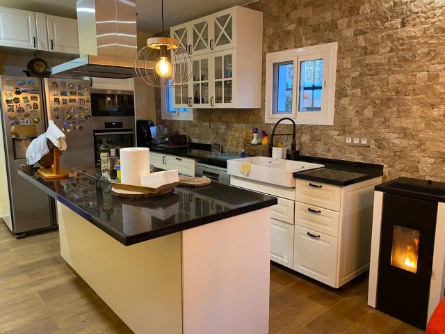 5 Makuuhuoneen Huvila Mijas