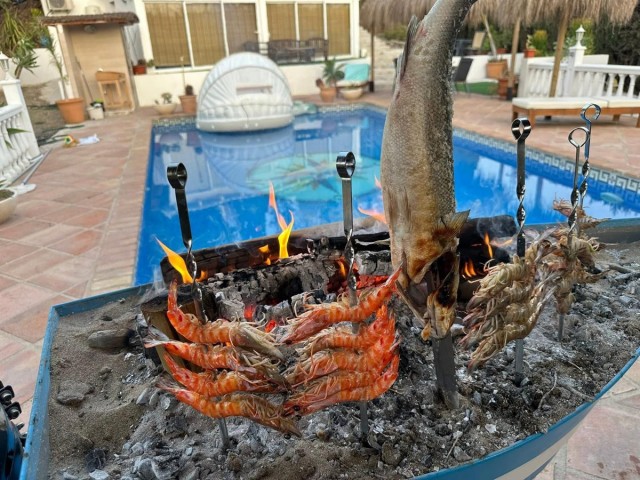 5 Makuuhuoneen Huvila Mijas