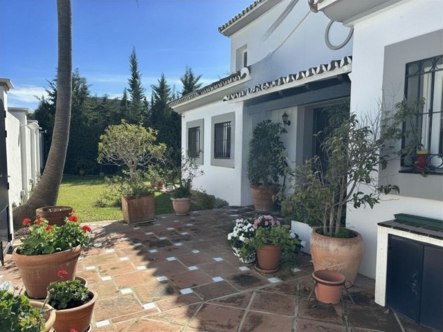 4 Schlafzimmer Villa in Estepona