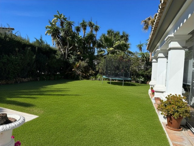 4 Schlafzimmer Villa in Estepona