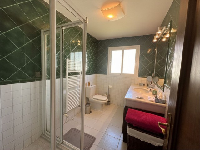 4 Schlafzimmer Villa in Estepona