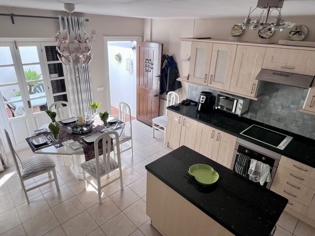 3 Slaapkamer Rijtjeshuis in New Golden Mile