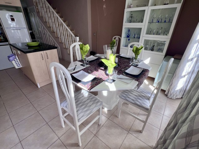 3 Slaapkamer Rijtjeshuis in New Golden Mile