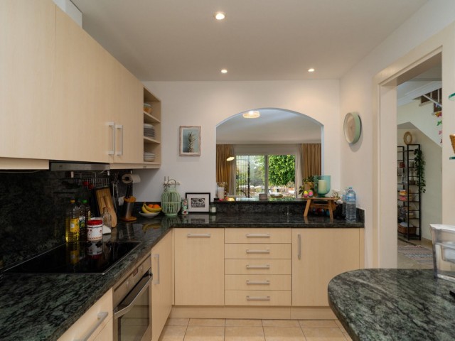 2 Makuuhuoneen Rivitalo Estepona