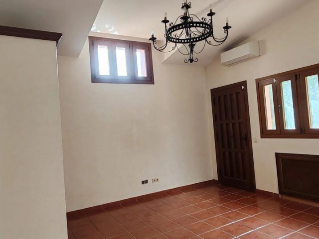 5 Makuuhuoneen Huvila Estepona