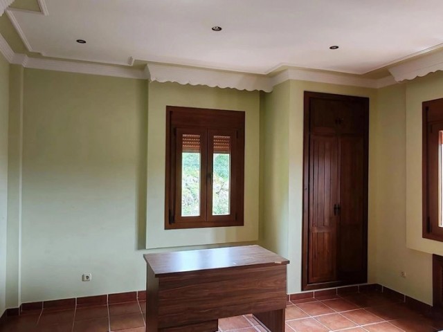 5 Makuuhuoneen Huvila Estepona