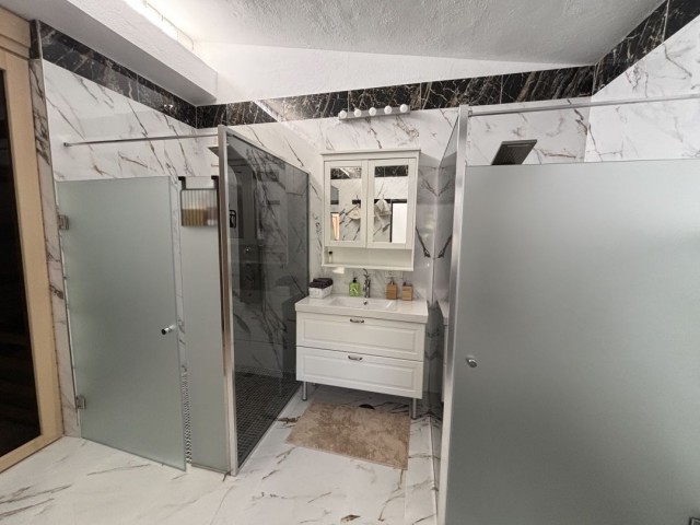 4 Makuuhuoneen Huvila Marbella