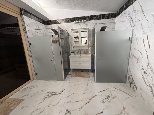 4 Makuuhuoneen Huvila Marbella