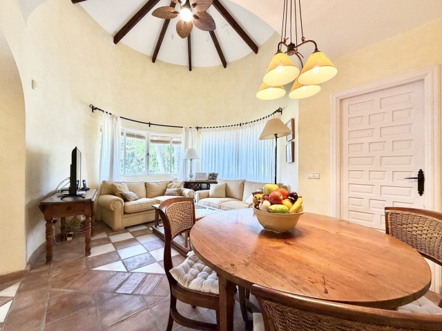 Villa avec 5 Chambres  à San Pedro de Alcántara