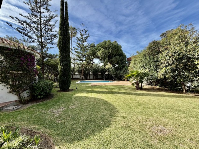 Villa avec 5 Chambres  à San Pedro de Alcántara