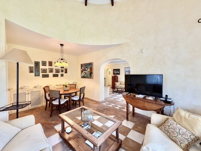 Villa avec 5 Chambres  à San Pedro de Alcántara