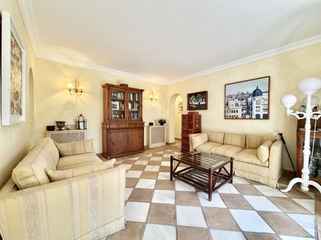 Villa avec 5 Chambres  à San Pedro de Alcántara